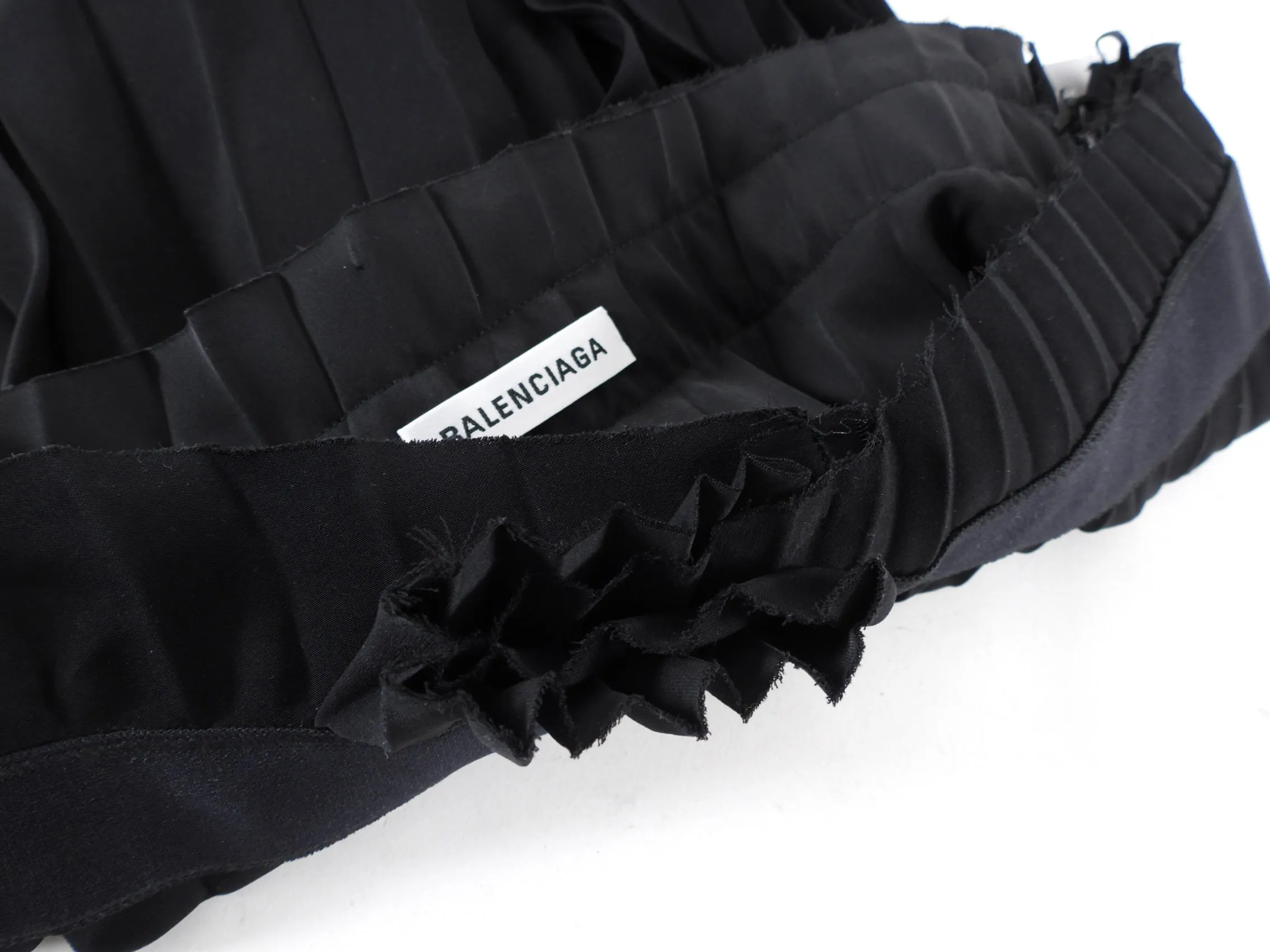 Balenciaga 2018 Black Flat Pleated midi Skirt with Logo Waistband - FR38 / S
