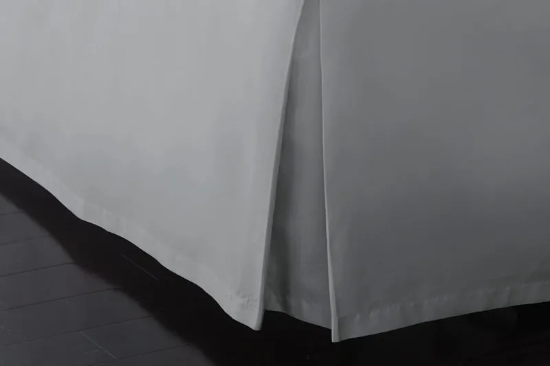 Bed Skirt with 2 Pillowcases
