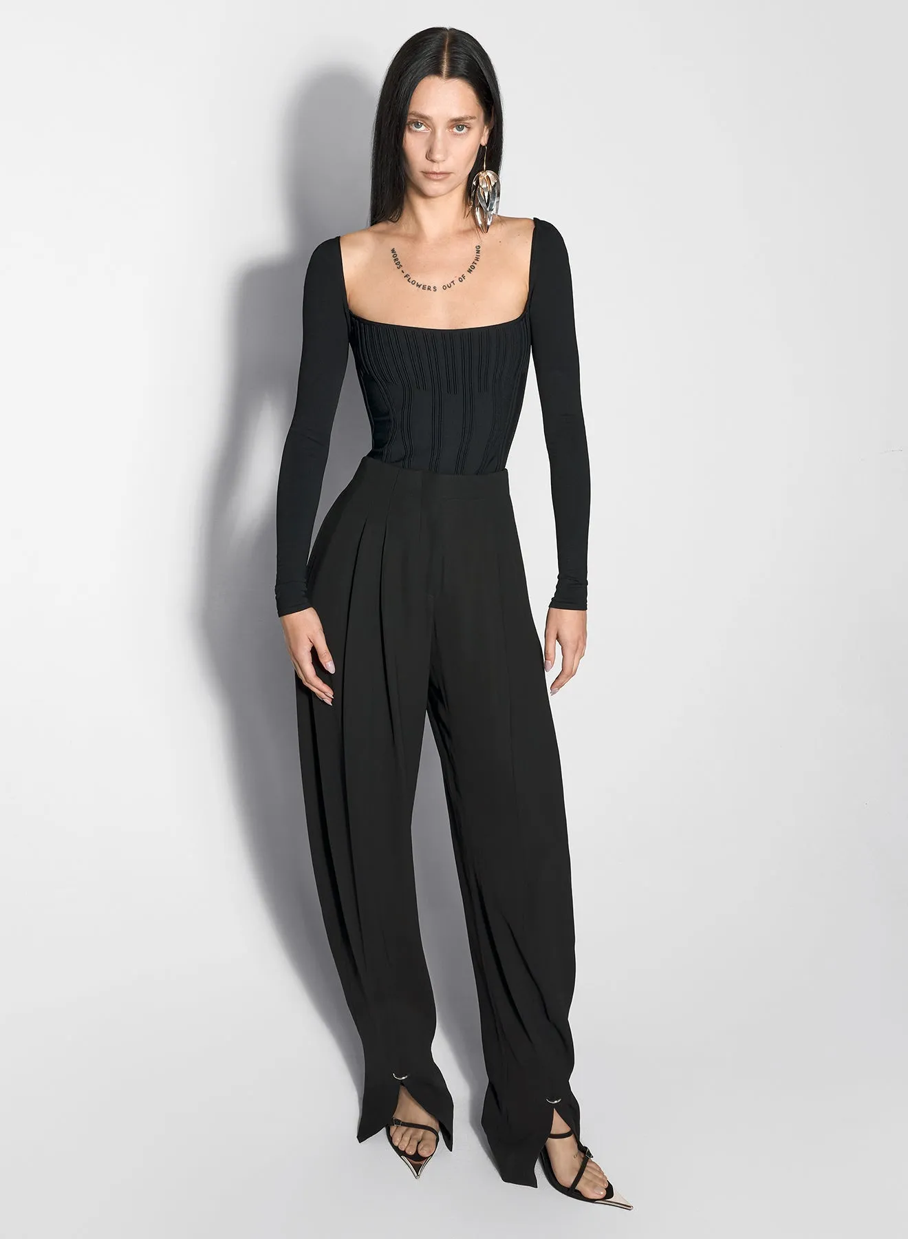 black boning detail knit top