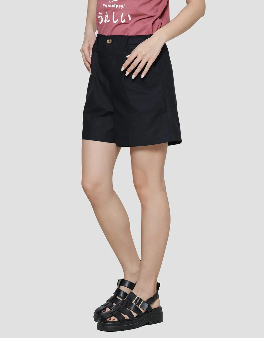 Connexion Line Plain Celana Pendek Wanita