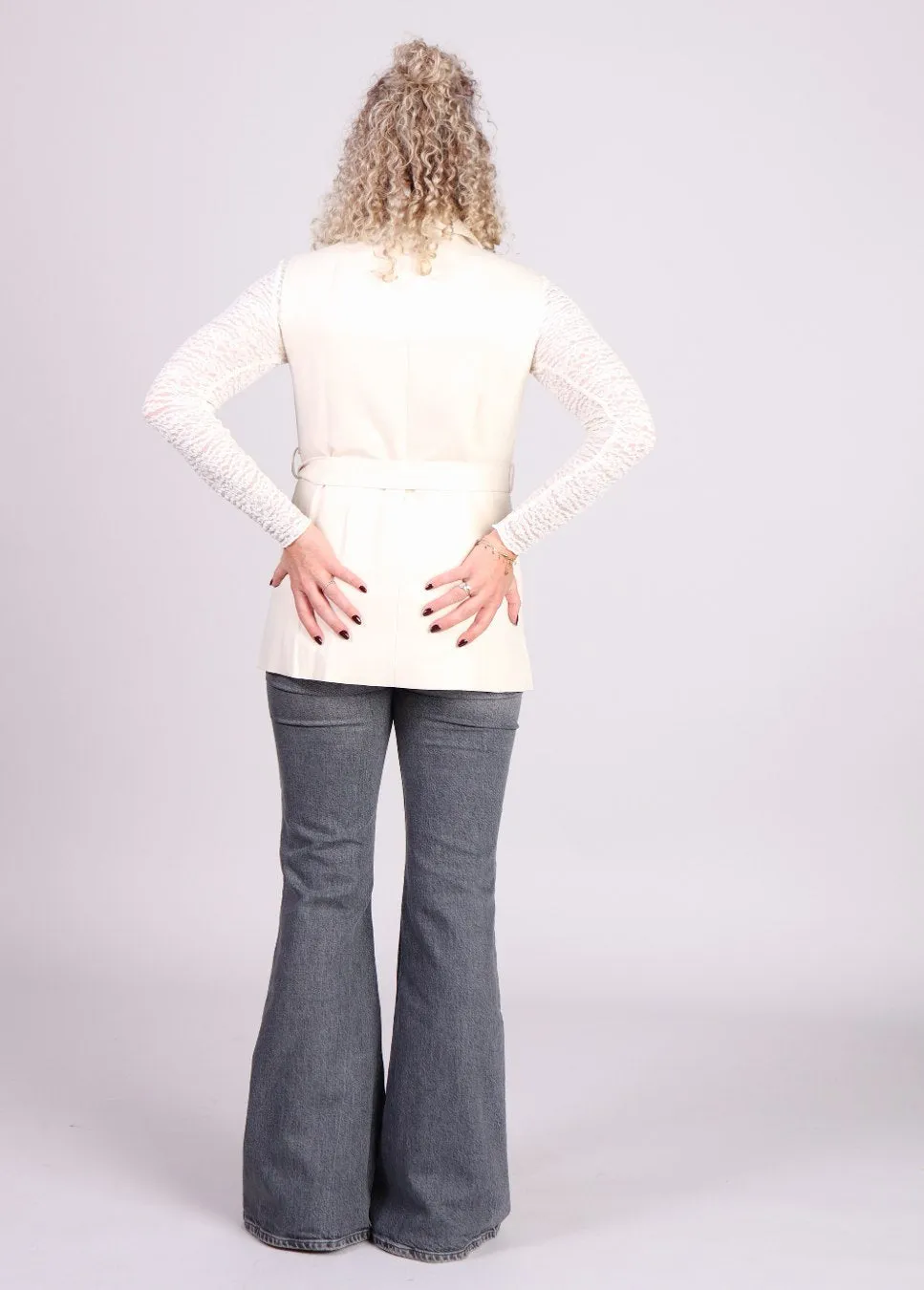 Grace & Mila Nommy gilet met strikceintuur off white