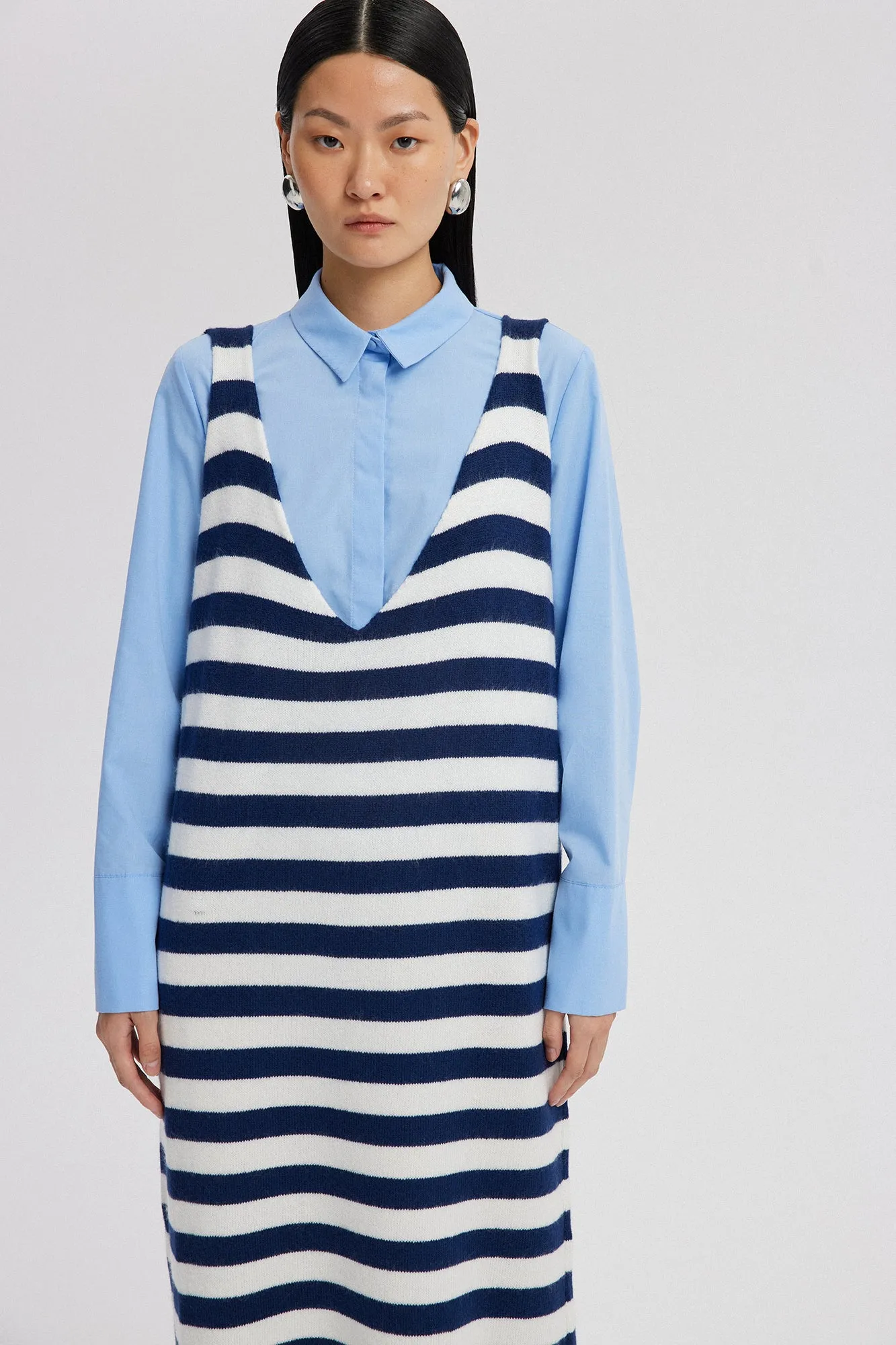 V NECK STRIPED GILET