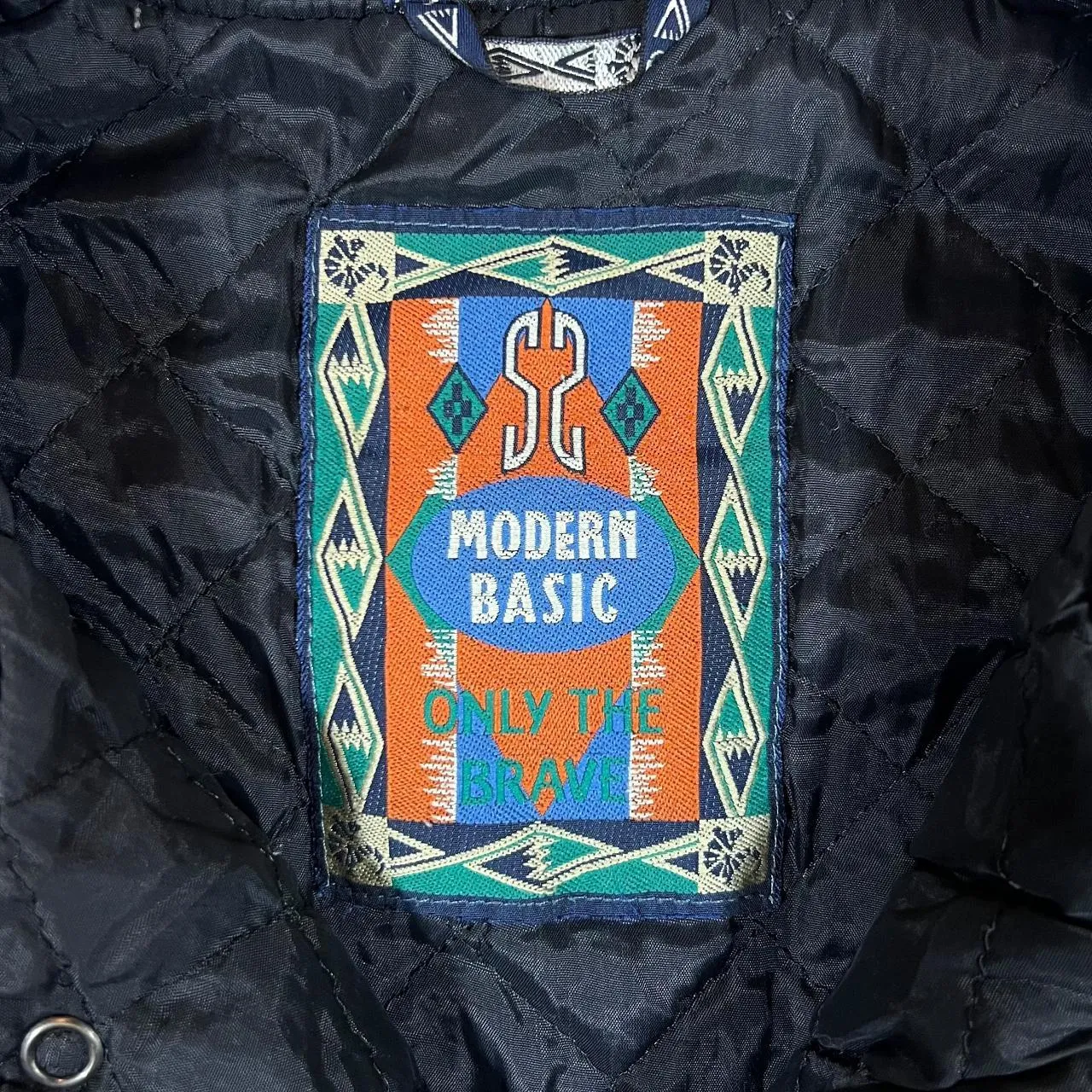 Vintage MODERN BASIC Abstract Crazy Patterned Lightly Padded Popper Fleece Gilet